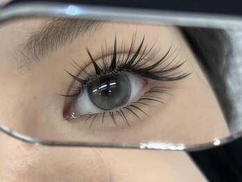 AMKの写真/【くるんっと上向きまつ毛☆】ノーメイクでも自信の持てる目元に!!高技術と丁寧な接客で満足度◎