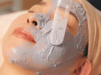 フレルト 伊勢店(FLELT)の写真/【秋の老け肌対策に◎】毛穴の凸凹・ざらつき改善！ハンド技×極上パックで毛穴レス美肌＆肌質改善へ♪