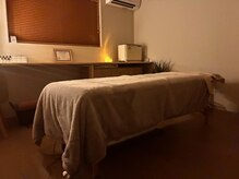 フクシア(FUCSHIA)/店内　夜は照明を落とした空間に