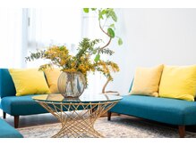 アールイーサロン 表参道店(RESALON)の雰囲気(待合スペース)