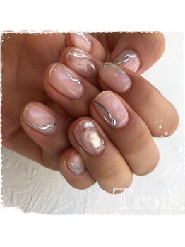 トロワ(Trois)/個性ニュアンスネイル