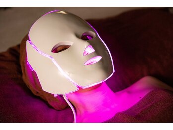 オリヴィエ/LEDマスク全てのライトに近赤LED