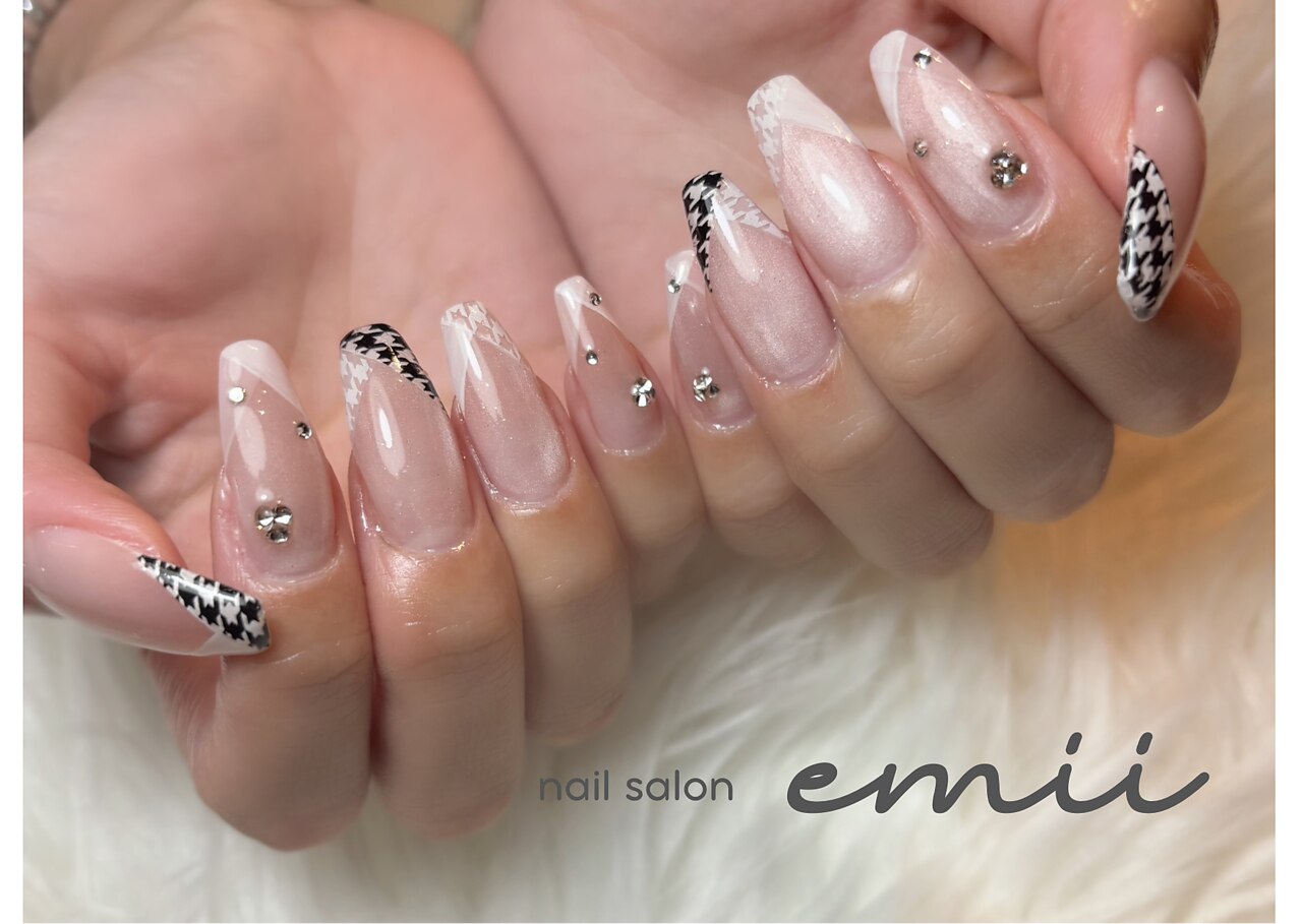 エミィ(emii)｜ホットペッパービューティー