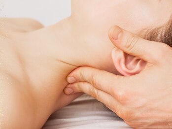 リラクゼーションサロン　SUN【肩こり／リンパマッサージ／アロマ】の写真/首肩のつらさを集中ケア！コリ・疲れを溜め込まない定期ケアで、デスクワークの眼精疲労もスッキリ緩和◎