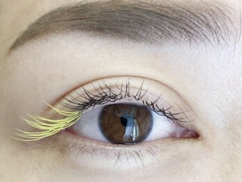 ミニョンアイラッシュデザインサロン くずは店/＋カラー　【イエロー】