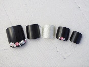 シックネイル(CHIC nail)/フットケアカラー(単色)¥6480~