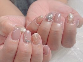 ビジューネイル