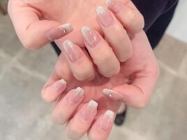 ホワイトキラキラネイル