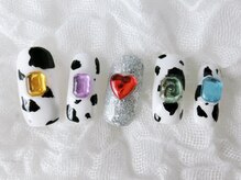 ネイリシャス(NAILICIOUS)/牛柄ネイル