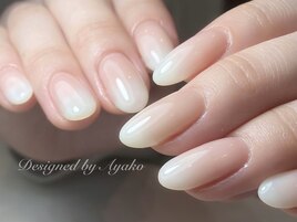 お肌に溶け込む上質グラデ