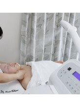 HadaHikari【ハダヒカリ】毛穴・フェイシャル・小顔・痩身/スチーム毛穴ケア