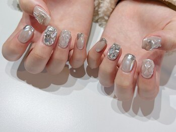 ネイリス(nailiss)の写真/並木通りにたたずむ隠れ家サロン☆トレンドに合わせたアートで理想の指先♪《SNS等の持ち込みデザインOK》