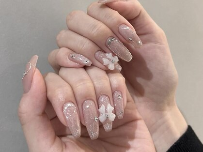 ブラソンネイル(Blossom nail)の写真