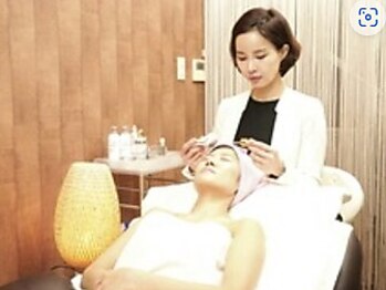 エイジングケア専門店 イエス(YES)の写真/フェイスラインのもたつきを改善し、キュッと引き上がった理想の小顔へ♪大人の肌悩みを丸っと改善◎