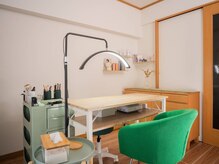 紬(tsumugi)の雰囲気（緑を基調とした店内で目にも心にも優しいサロンです。）