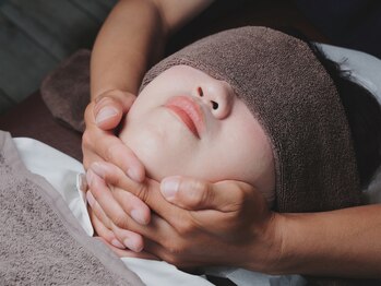 すぎの森鍼灸整骨院の写真/美容鍼でお顔のむくみ、たるみを改善しシュッとしたフェイスラインに★施術後の仕上がりに感動するはず♪