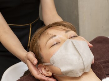 ナップローズ(NAPPLAUSE)の写真/【幻想的な空間でリラックス◎】思わず寝落ちしてしまう方多数の、癒しのヘッドスパ施術をご体感下さい♪
