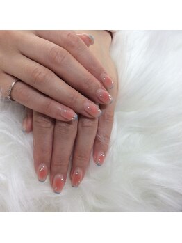 春はチークネイルが人気です！