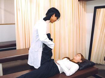 心笑整体院の写真/独自テクニックで歪み&むくみを根本から改善!スラッと伸びたモデル級の美脚へ整えます♪下半身太りにも◎