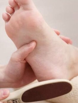 ルーチェ バイ フェリシア(LUCE by Felicia)の写真/角質やタコなど足のお悩みを改善し、本来の美しさを取り戻すサポート。お気軽にご相談ください！
