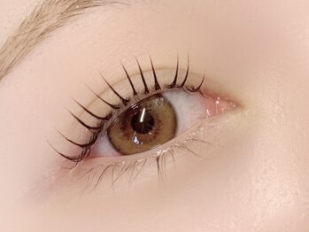 エムズアイブロウ(M’sアイブロウ)の写真/【難波駅すぐ】韓国特化実力派アイリスト在籍★束感マスカラパーマ◎まつげパーマ×ブラックティント￥5500