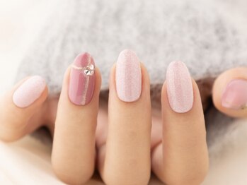 エムスラッシュ センター南(M.SLASH)/大人清楚系ネイル