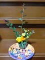 ポーラ アプリ店(POLA) 小5次女の生花クラブの作品です。ハロウィンをイメージ。