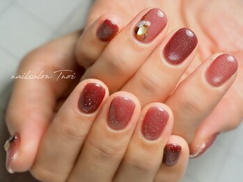 秋のピンクマグネットネイル