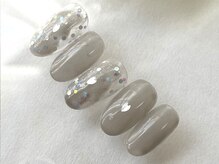 ネイルサロンルーミー(ROOMY)/花びら散らしなニュアンスホロ