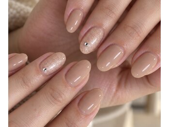 エム(M)の写真/子育て中のママや仕事柄派手ネイルが出来ない方も◎大人女性の洗練された指先をオーダーメイド施術で実現☆