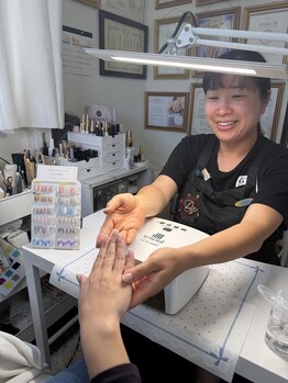 デヴォーションネイル 青梅新町店(Devotion NaiL)の写真/年齢を重ねた手元に、その人らしい美しさを。丁寧なケアと似合わせで上品な指先へ♪