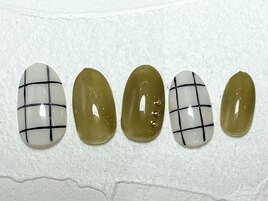 【初回オフ無料】チェックネイル