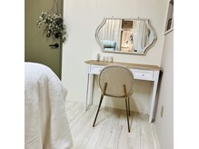 プリュネル(prunelle)の雰囲気（ドレッサー有◎簡単なお化粧直しも可能です）