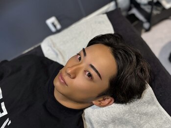 ハイリンク(High Link)の写真/眉毛を綺麗に整えて清潔感up◎黄金比を測って骨格に合う眉毛をデザインします！【メンズ脱毛/メンズ眉毛】