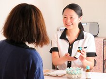 フロリハナ社のオイルを使用。一人ひとりに合わせてブレンド。