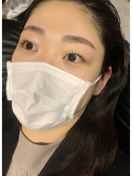 ナイア(nai'a)/パーマ×ハリウッドブロウリフト