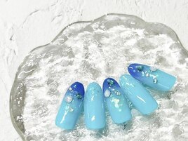 夏ブルーネイル