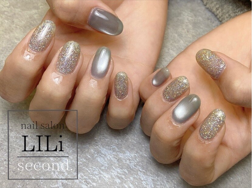 2025年-2026年冬トレンド】シルバー ワンカラー ハンドのネイル