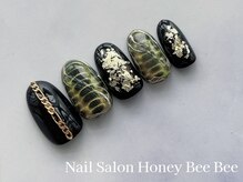 ハニービービー(Honey Bee Bee)/ブラックパイソンネイル