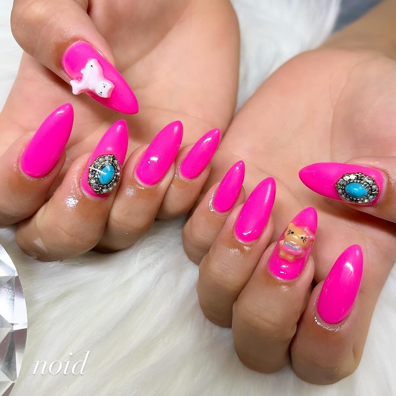 2026年冬トレンド】ネオンピンクのネイルデザイン集｜人気順｜2ページ