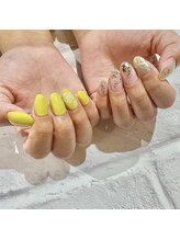 ビューティーフロア ビビット サロンアンドスクール(BEAUTYFLOOR vivid salon&school)/キラキラフラワーネイル★