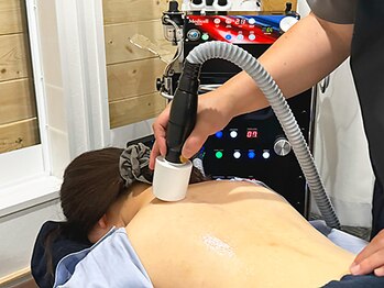 はりきゅう治療院 ガク ワンアンドオンリー(GAKU One&Only)/最新の機器でお悩み解決。