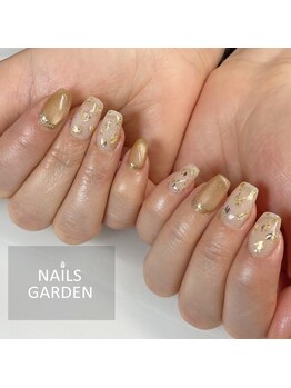 ネイルズガーデン(NAILS GARDEN)/上品ゴールドネイル