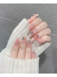 思わず見惚れるキラキラネイル