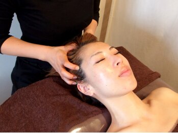 キハダ(ki.ha.da)/頭蓋リフトアップで小顔効果◎