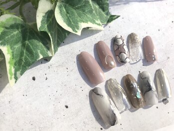 くすみカラーネイル