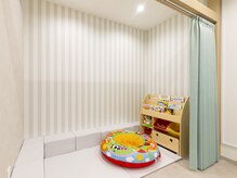リム整骨院 整体院の雰囲気（お子様連れ大歓迎の、広々としたキッズスペースです♪）