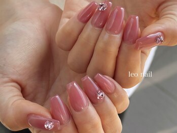 レオネイル(leo nail)の写真/デキる女子はオフィスもプライベートにも馴染むシンプルなのにさりげなくオシャレなオトナネイルで決まり*