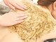 ヘラ クリニカルラボ(HERA)の写真/【ブライダル美背中】ドレス映えの鍵は後ろ姿と鎖骨ライン◇背中ハーブピーリングで誰よりも輝く花嫁さまへ