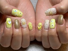 アール(R)/春のフラワーネイル